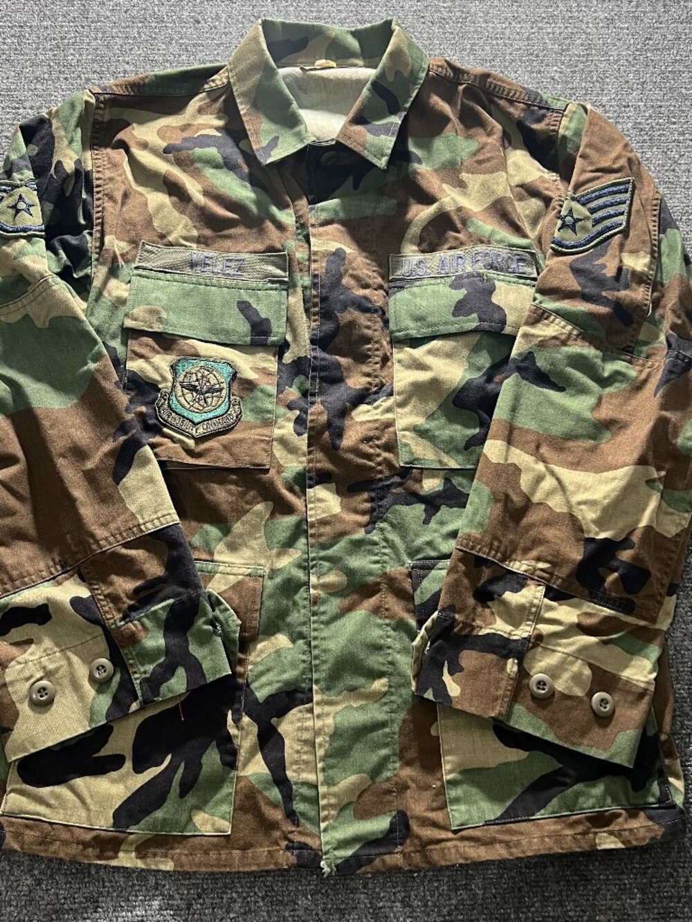 VTG US Air Force BDU Field Jacket Mens M Short Woodland Camo Patches